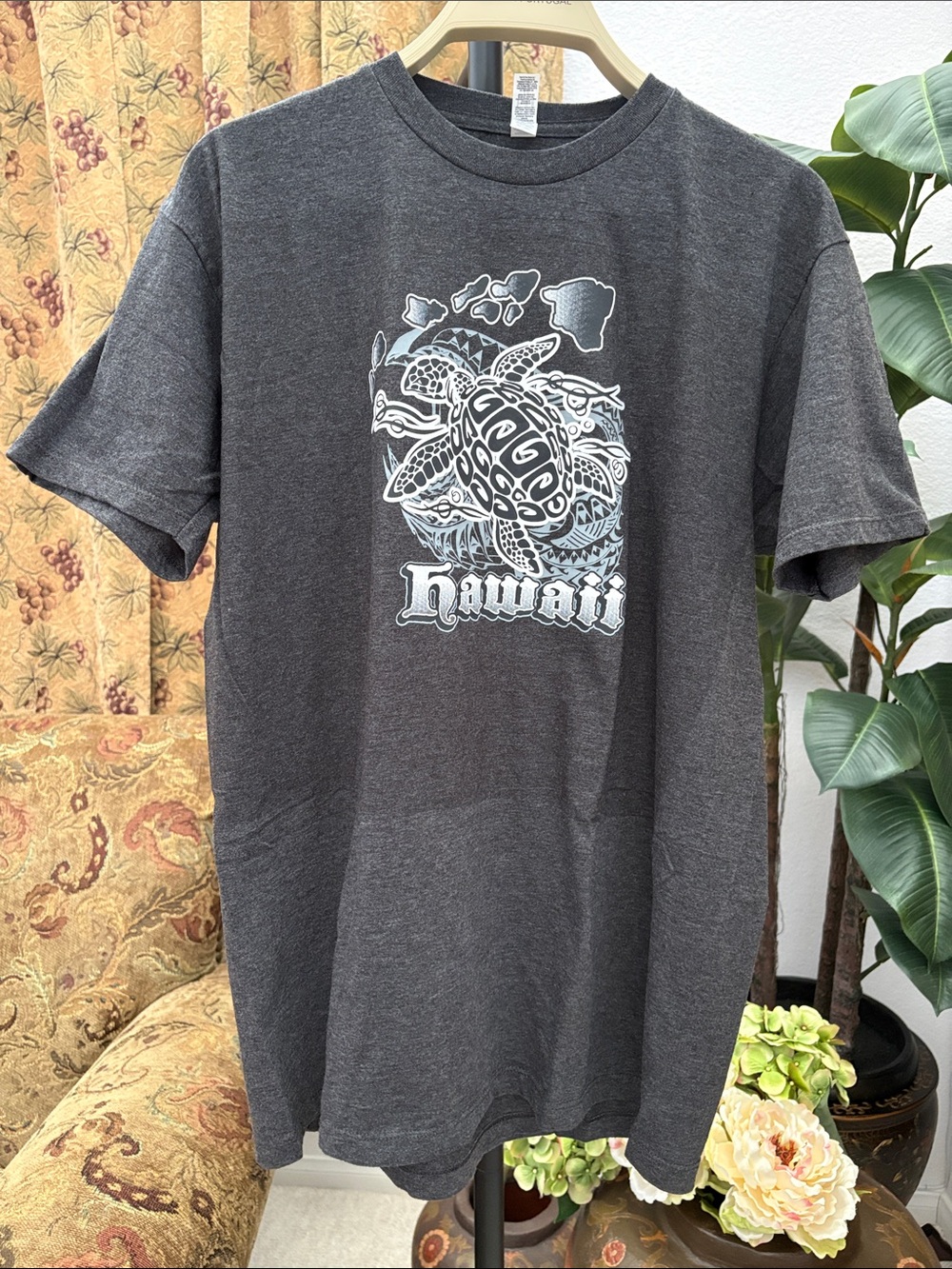 Charcoal Hawaii Tortoise Graphic Short-Sleeve Tee